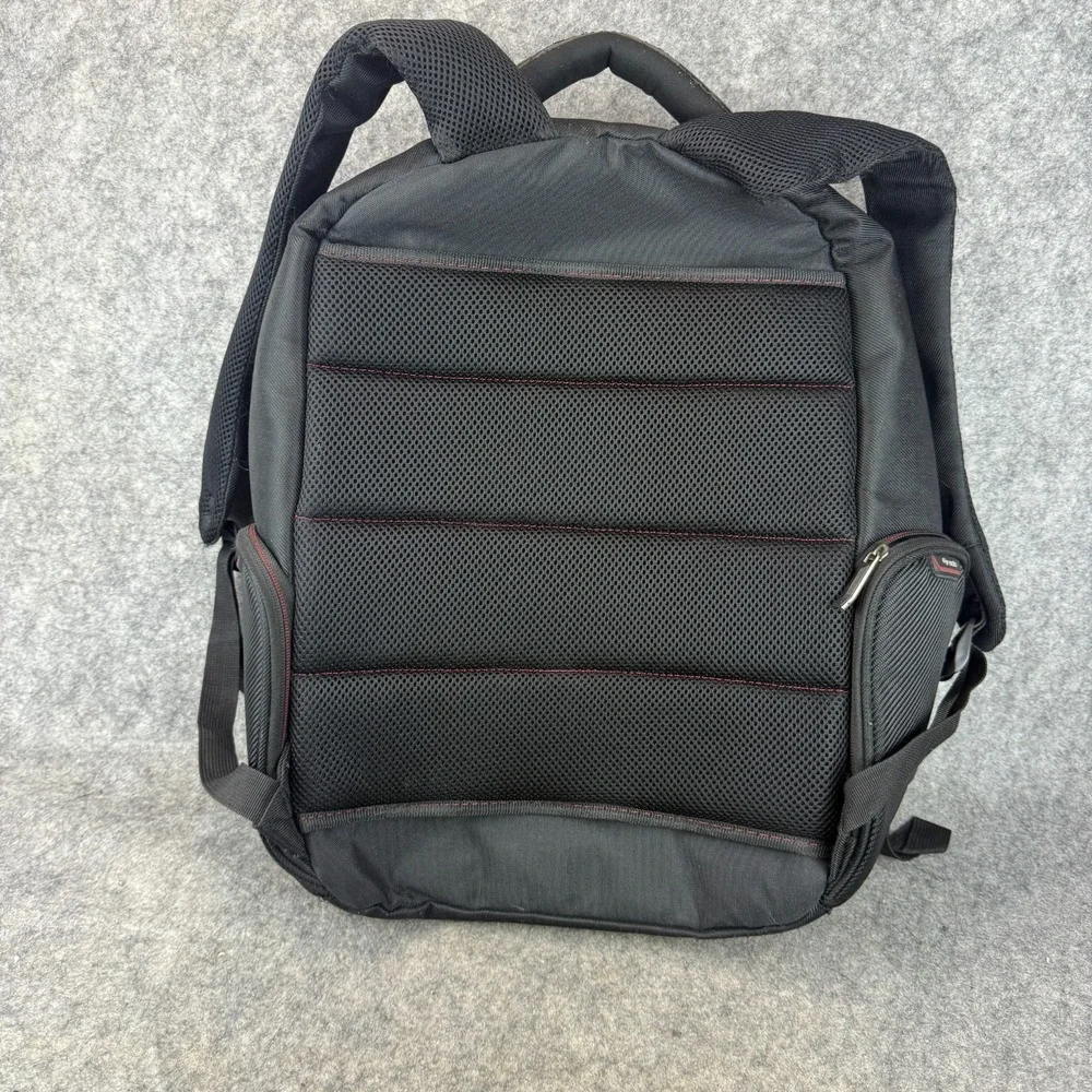 Solo  Executive Laptop Backpack, Black/Red‎